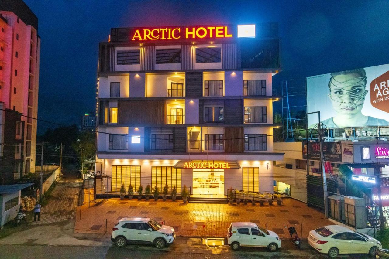 Arctic Hotel Kochi Exteriör bild